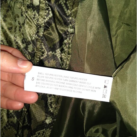 [B9] NWOT Ashley by 26 International Puffer Jacket - Picture 4 of 6